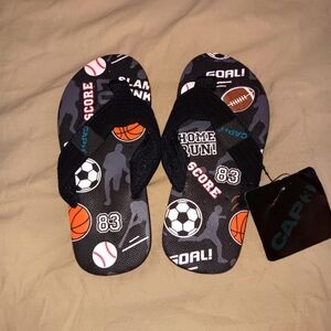 NWT CAPELLI New York Kids Size 12/13 Sports BASKETBALL THEME Flip Flops